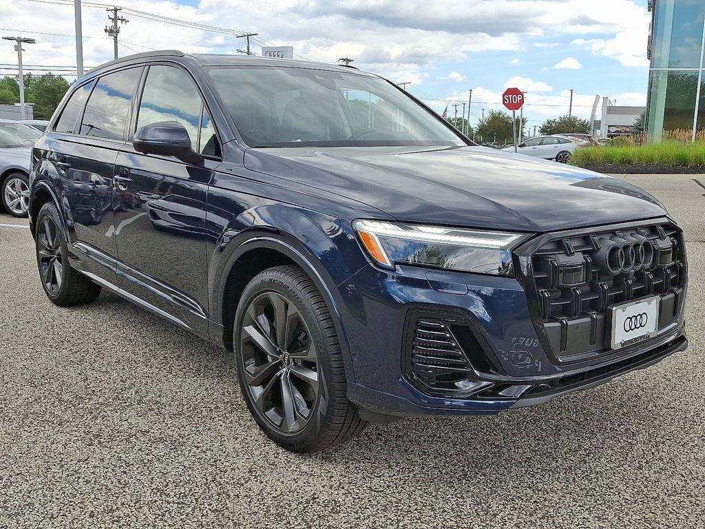 new 2025 Audi Q7 car, priced at $76,090