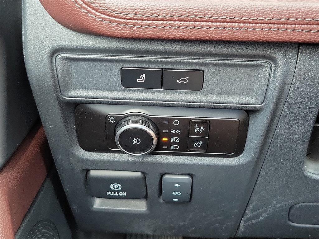 used 2023 Ford Expedition car, priced at $39,462