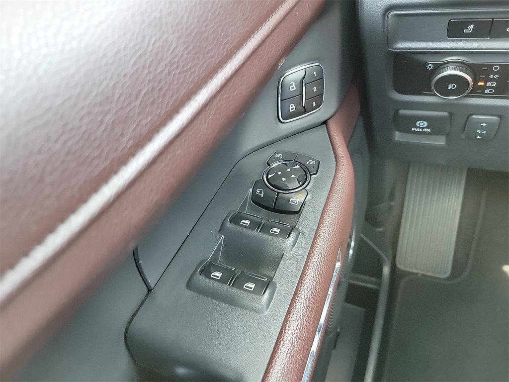 used 2023 Ford Expedition car, priced at $39,462