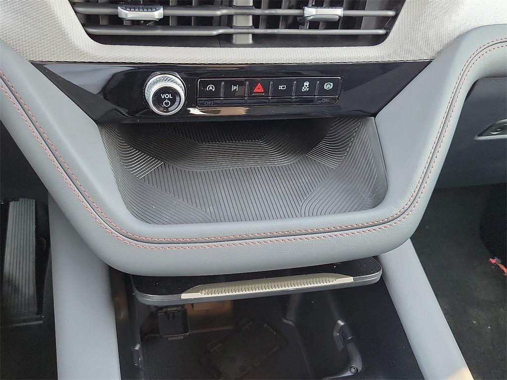 new 2025 Ford Explorer car, priced at $41,334
