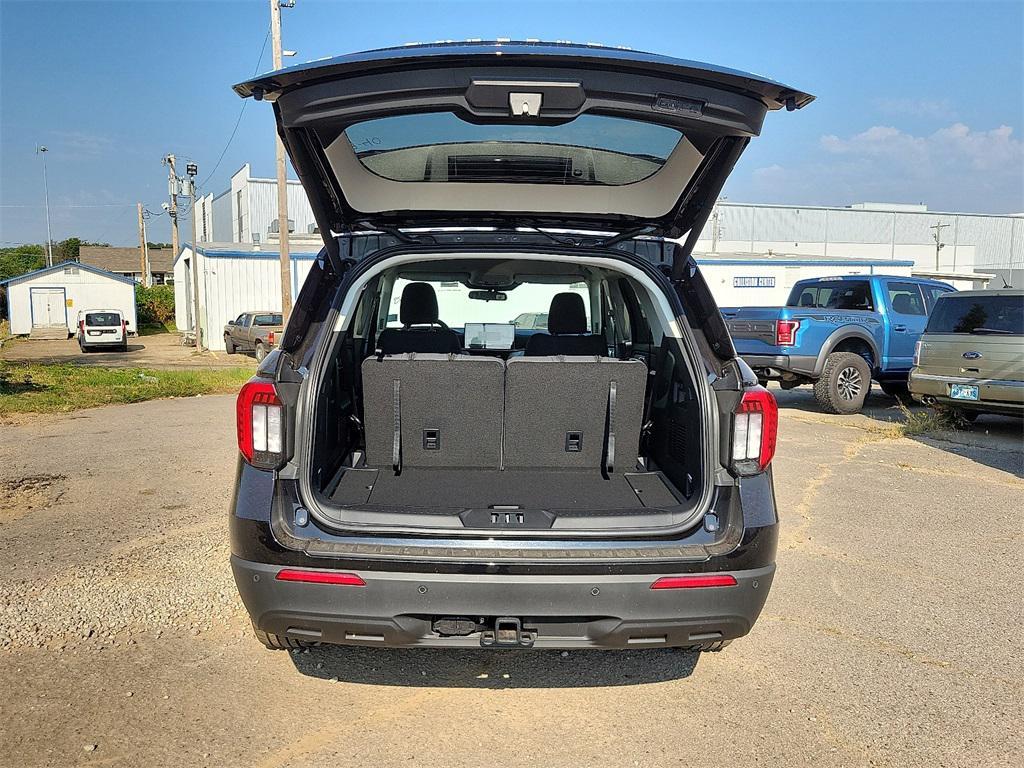 new 2025 Ford Explorer car, priced at $41,334