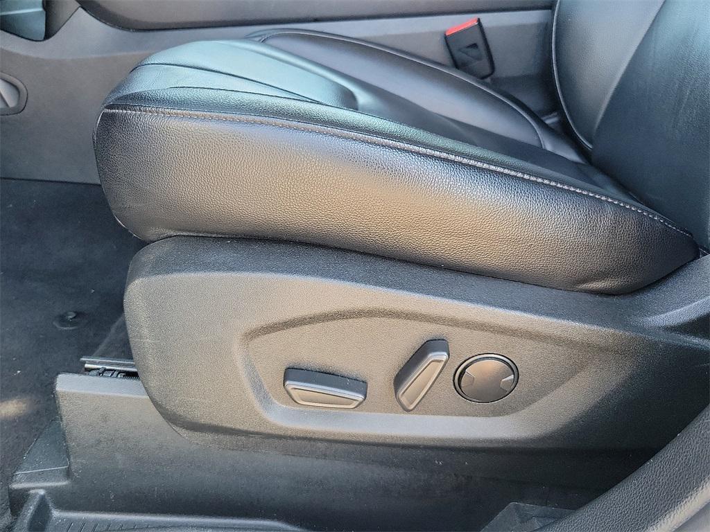 used 2022 Ford Edge car, priced at $23,996