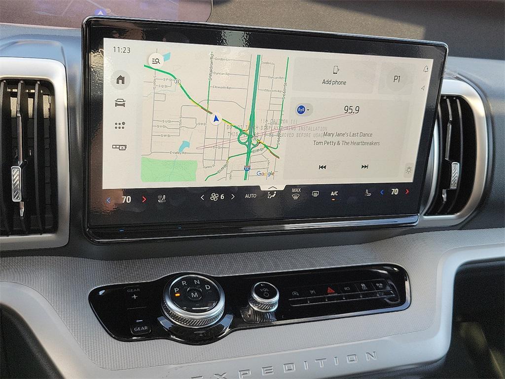 new 2025 Ford Expedition car, priced at $65,772