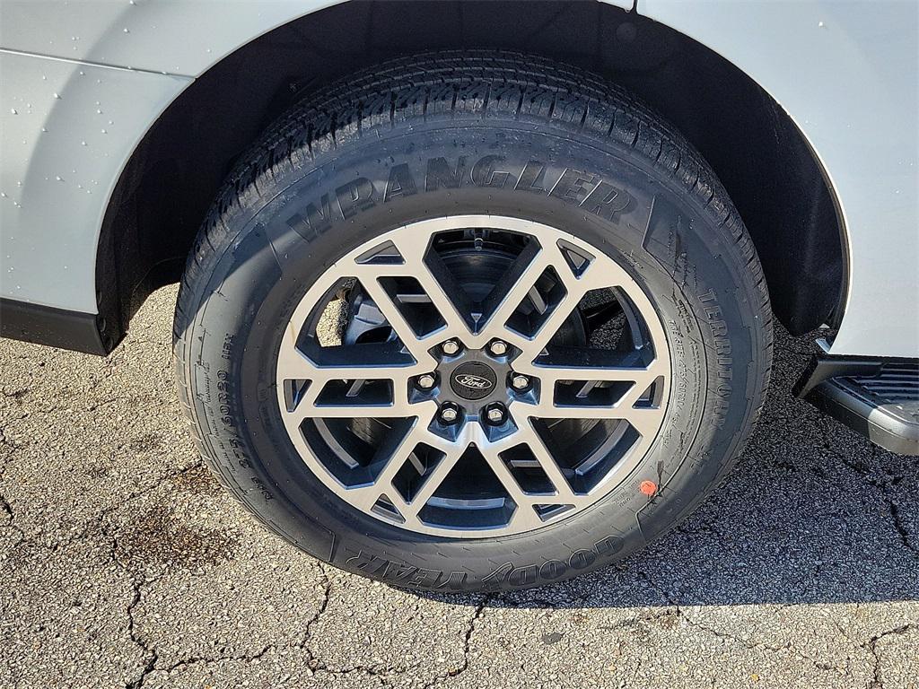 new 2025 Ford Expedition car, priced at $65,772