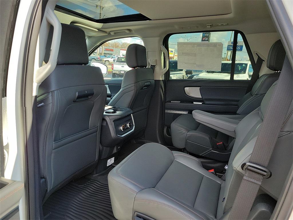 new 2025 Ford Expedition car, priced at $65,772