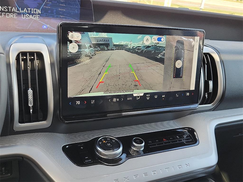 new 2025 Ford Expedition car, priced at $65,772