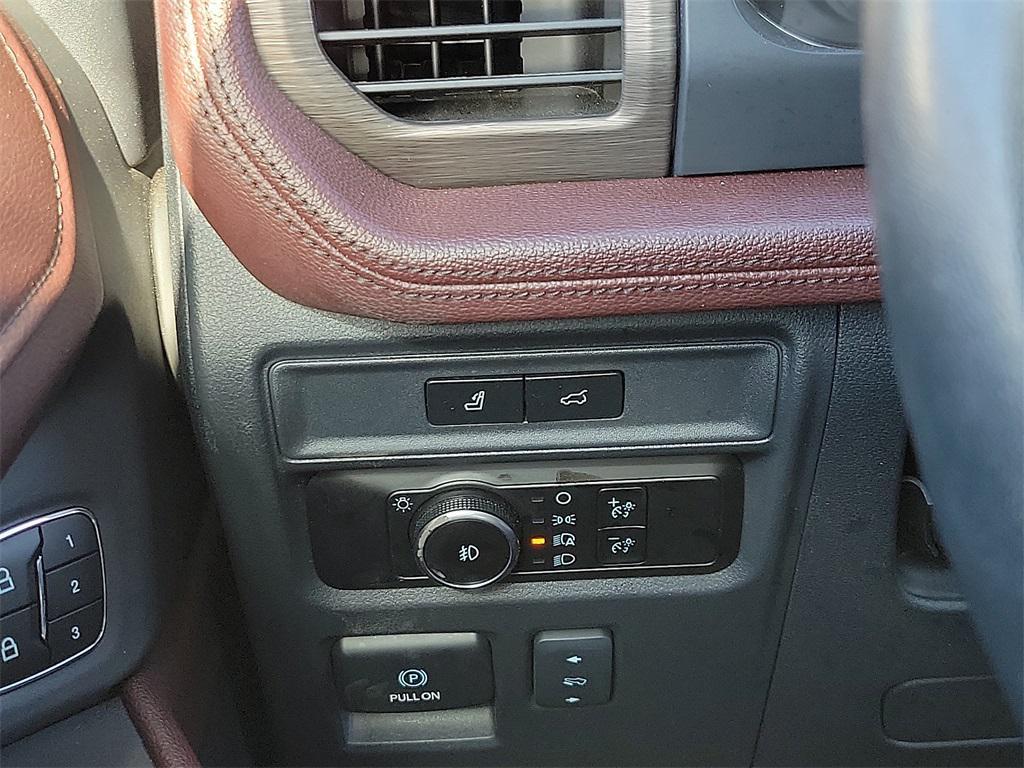 used 2024 Ford Expedition car, priced at $46,742