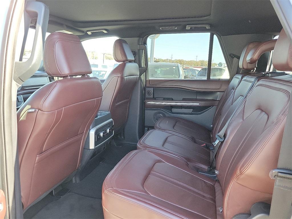 used 2024 Ford Expedition car, priced at $46,742