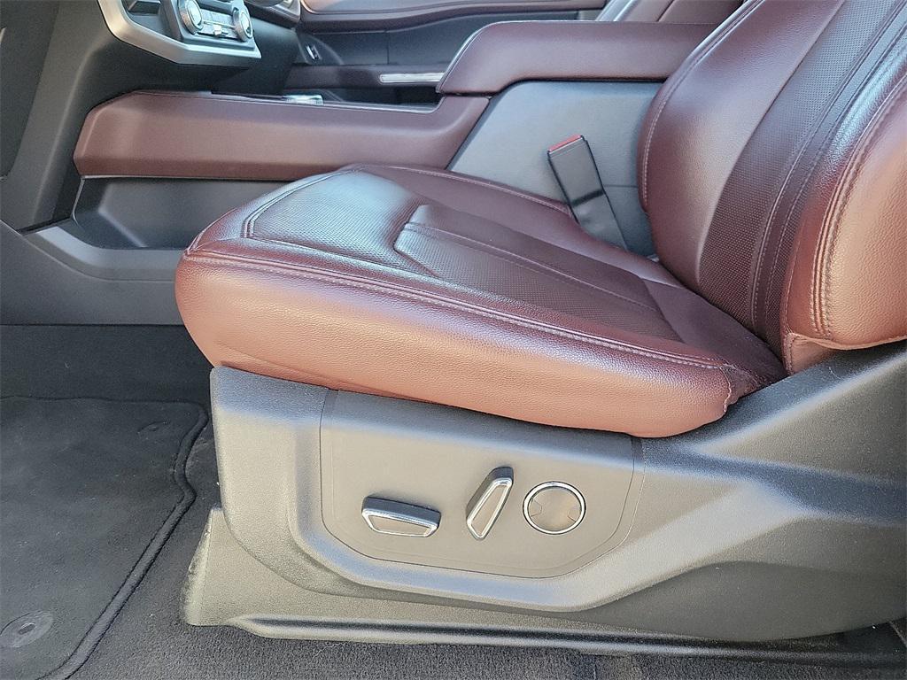 used 2024 Ford Expedition car, priced at $46,742