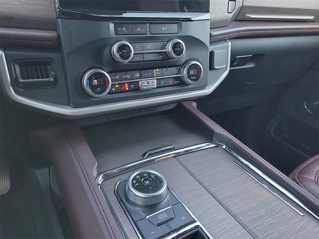 used 2024 Ford Expedition car, priced at $46,742