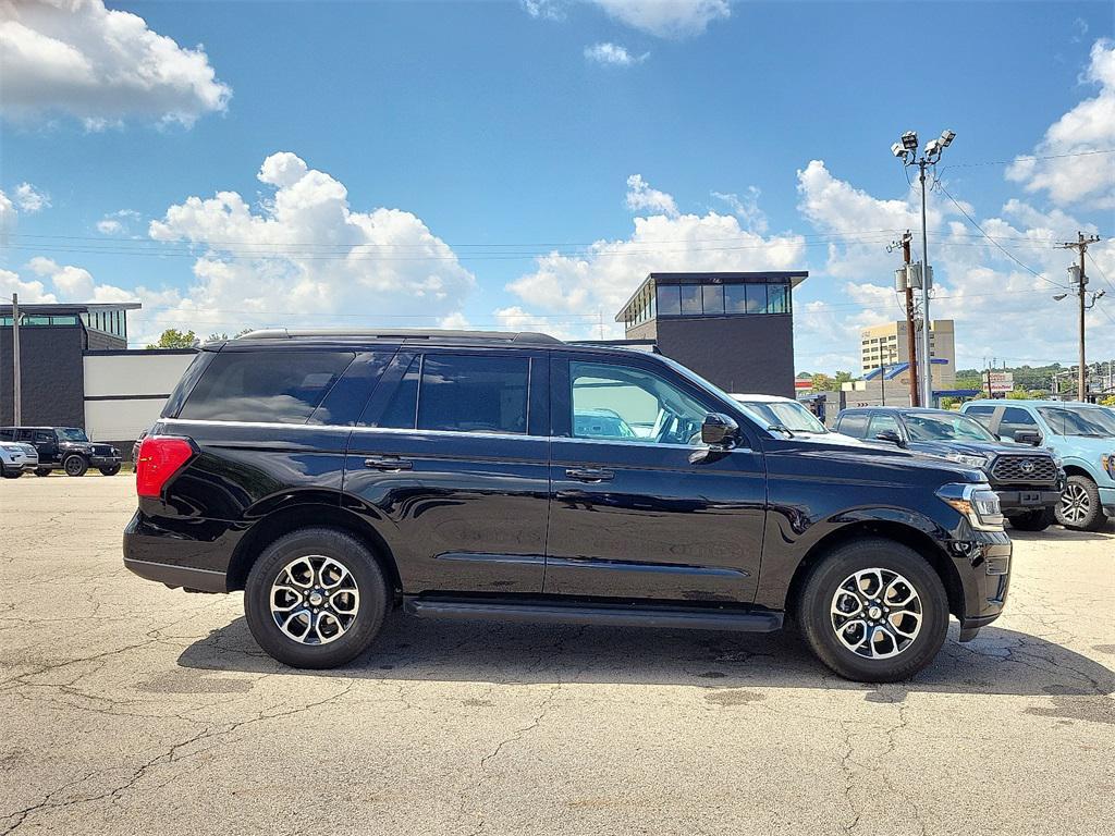 used 2024 Ford Expedition car, priced at $40,804