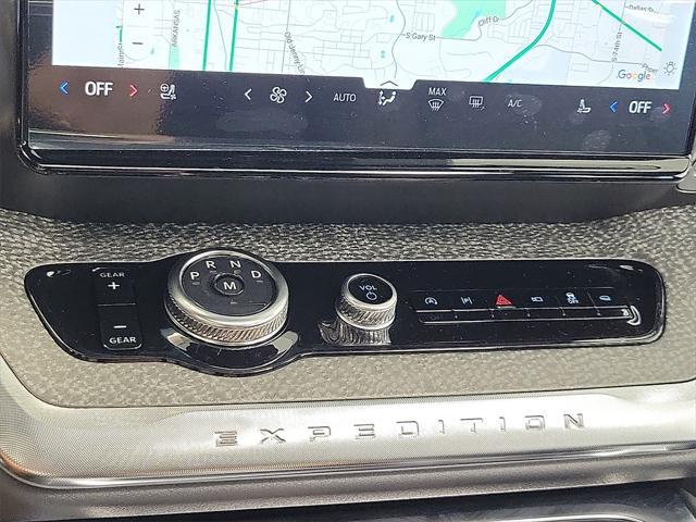 new 2025 Ford Expedition car, priced at $83,015
