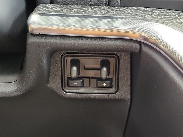 new 2025 Ford Expedition car, priced at $83,015