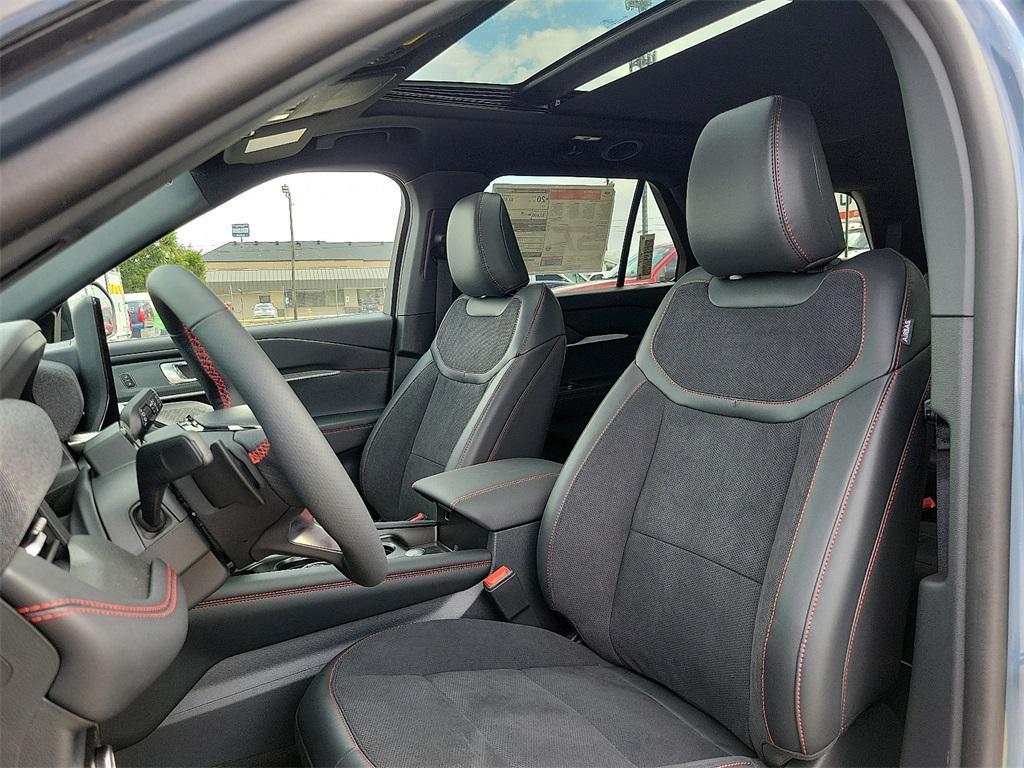 new 2025 Ford Explorer car, priced at $60,915