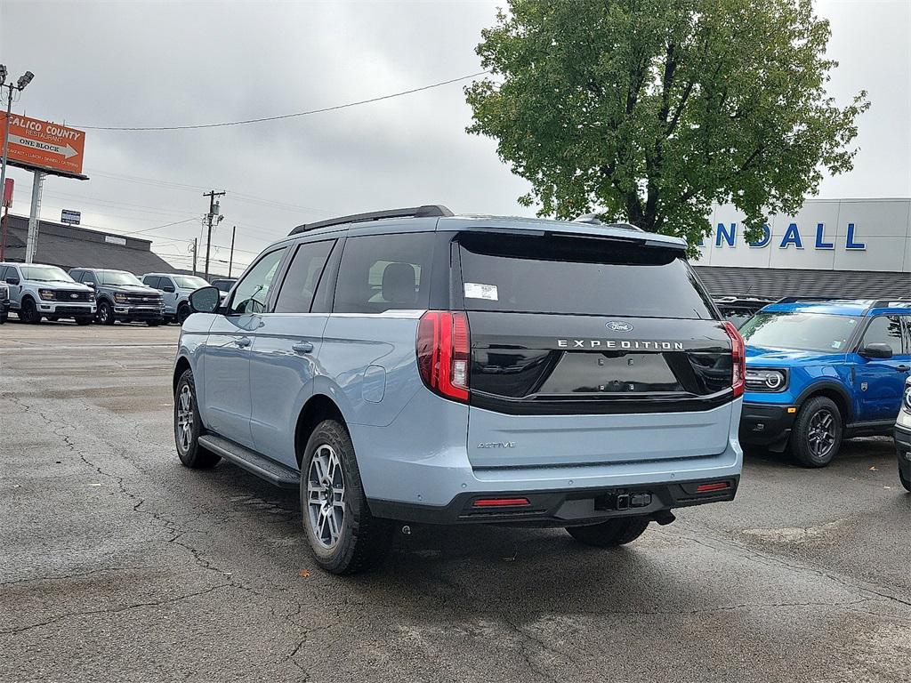 new 2025 Ford Expedition car, priced at $70,759