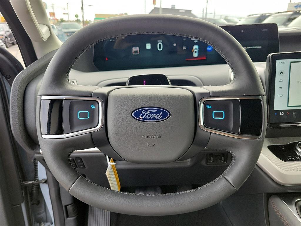 new 2025 Ford Expedition car, priced at $70,759