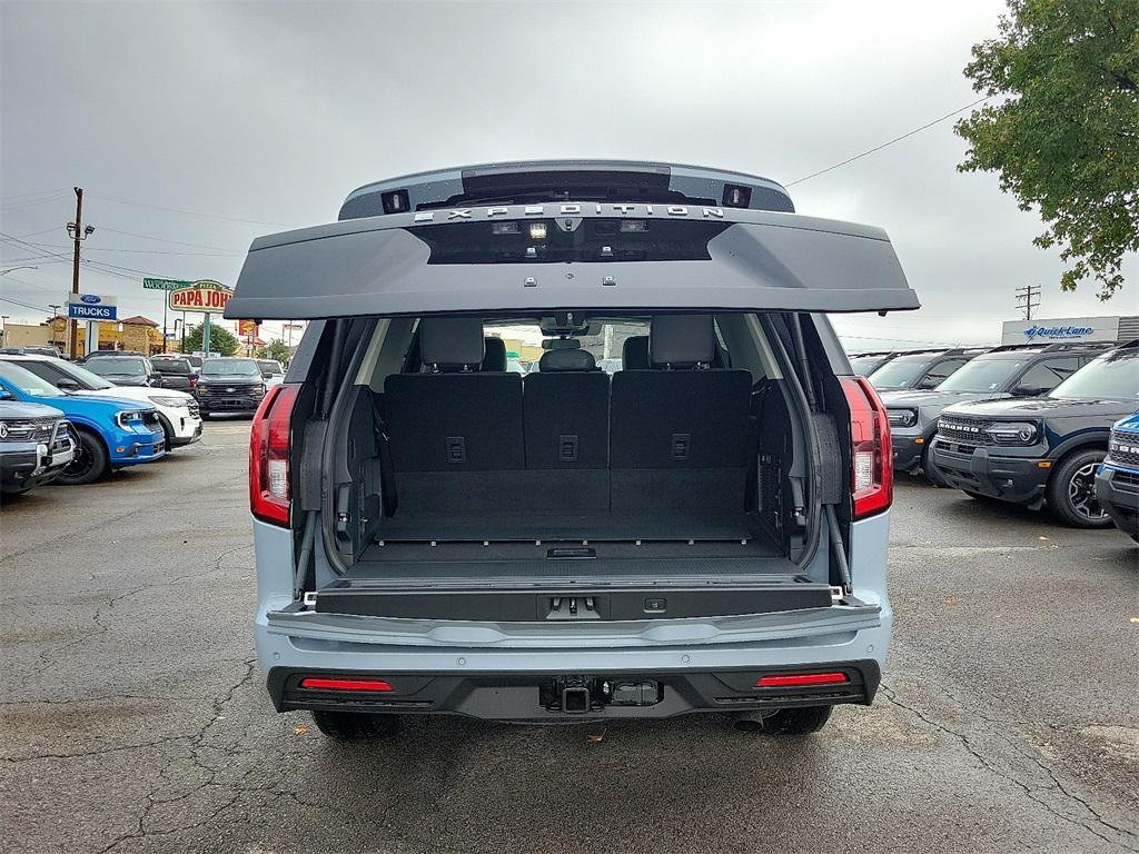 new 2025 Ford Expedition car, priced at $70,759