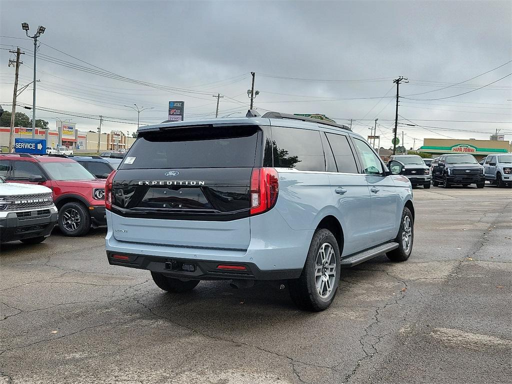 new 2025 Ford Expedition car, priced at $70,759