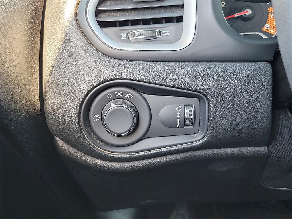 used 2021 Jeep Renegade car, priced at $16,013