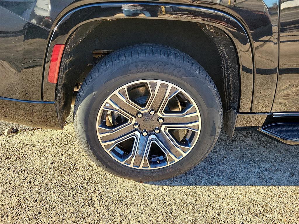 used 2024 Jeep Wagoneer L car, priced at $44,022