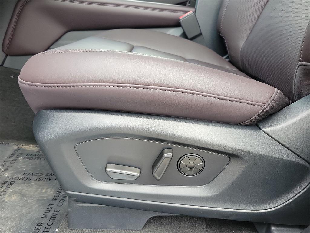 new 2025 Ford Explorer car, priced at $53,180