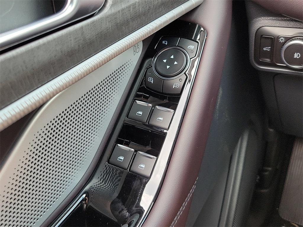 new 2025 Ford Explorer car, priced at $53,180