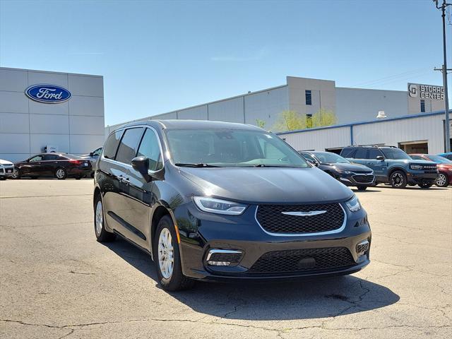 used 2023 Chrysler Pacifica car, priced at $27,272