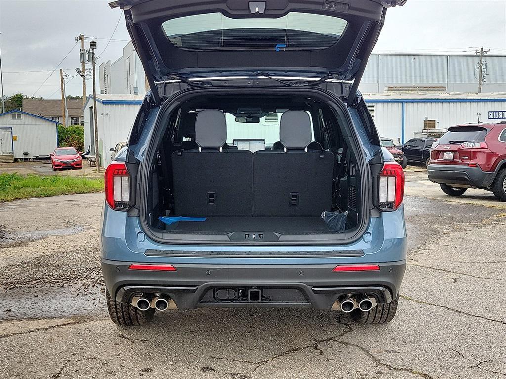 new 2025 Ford Explorer car, priced at $58,894