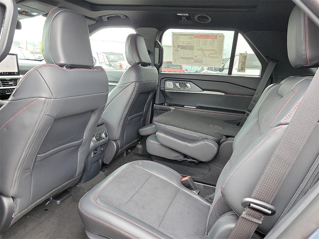 new 2025 Ford Explorer car, priced at $58,894