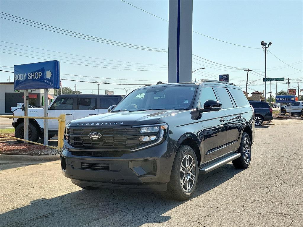 new 2025 Ford Expedition car, priced at $70,514