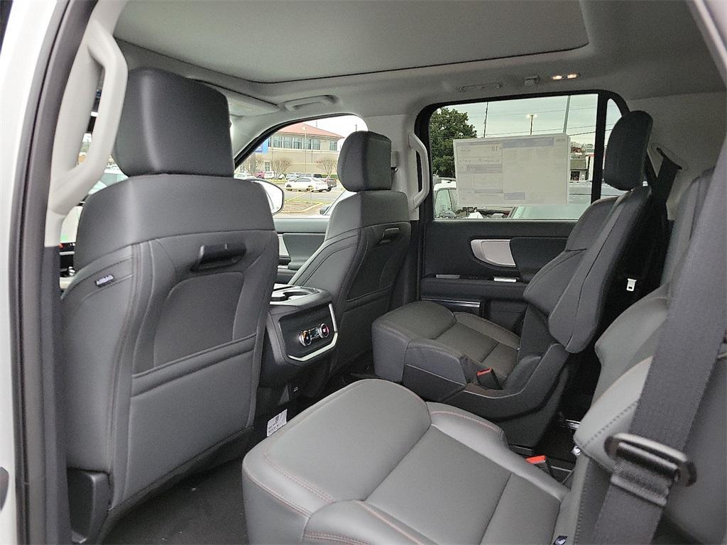 new 2025 Ford Expedition car, priced at $69,926