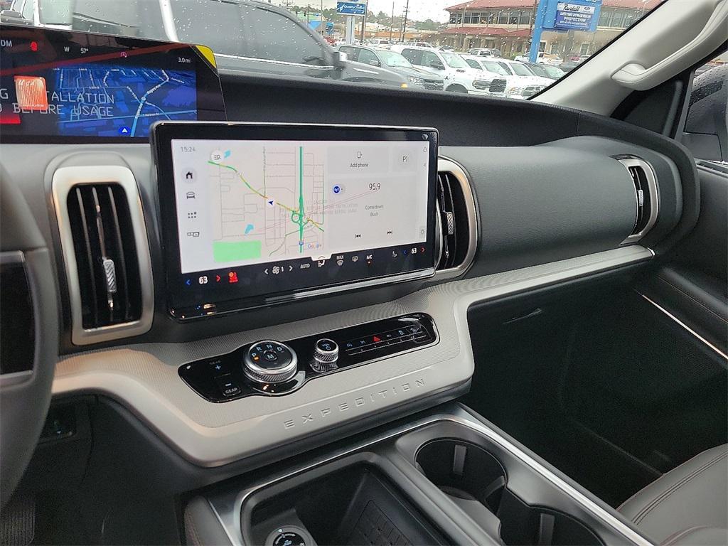 new 2025 Ford Expedition car, priced at $69,926