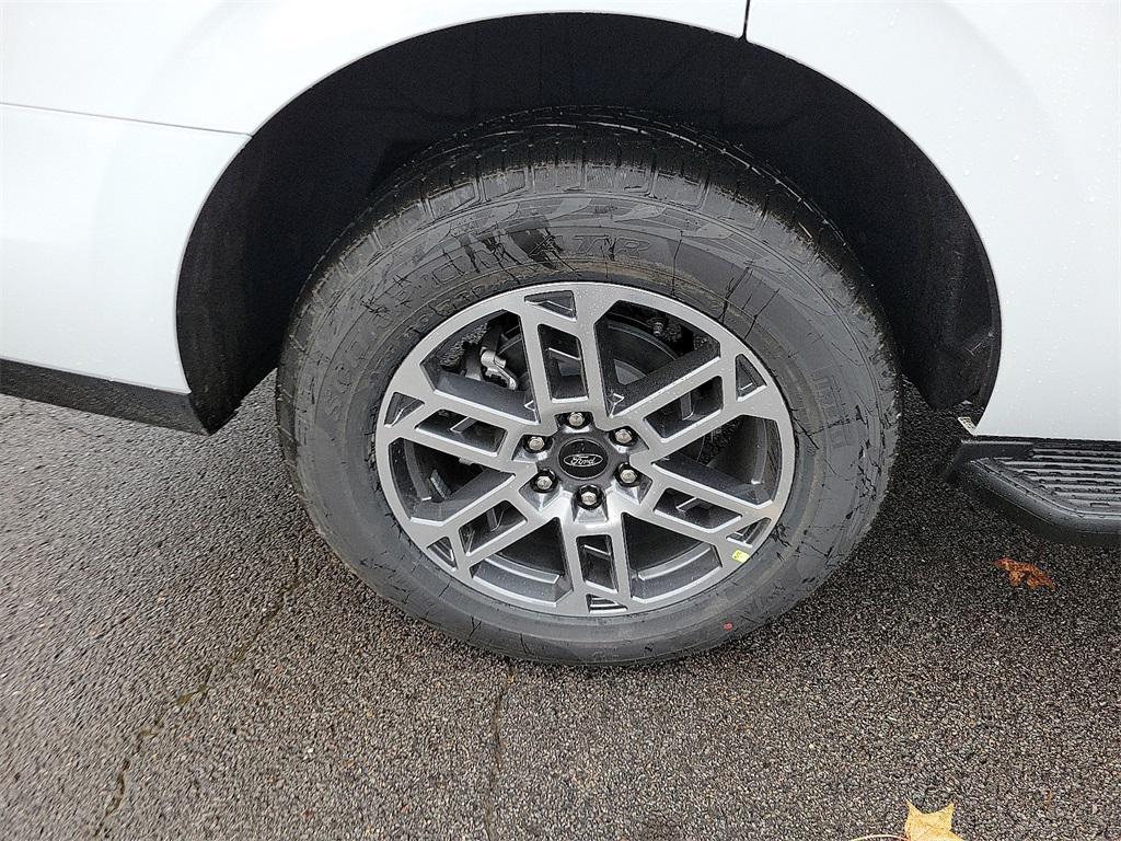 new 2025 Ford Expedition car, priced at $69,926