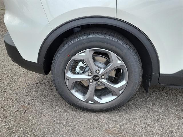 new 2025 Ford Escape car, priced at $31,452