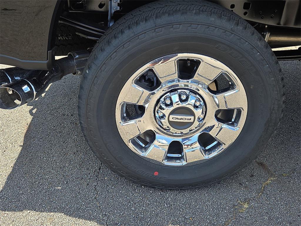 new 2025 Ford F-250 car, priced at $72,666