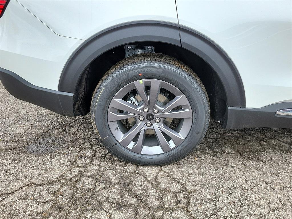 new 2025 Ford Explorer car, priced at $43,877