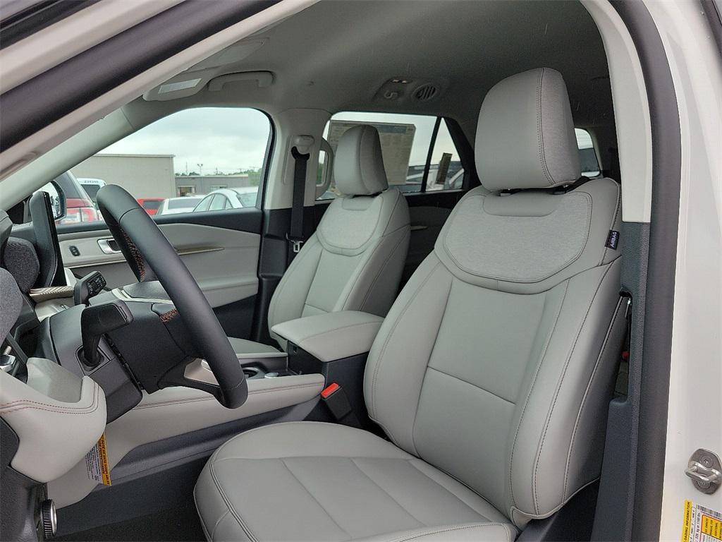 new 2025 Ford Explorer car, priced at $43,877