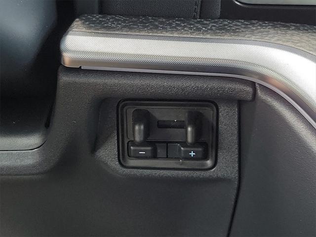 new 2025 Ford Expedition car, priced at $82,025