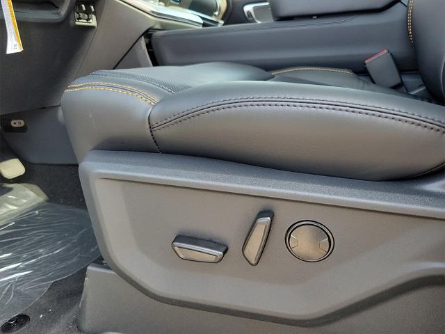 new 2025 Ford Expedition car, priced at $82,025