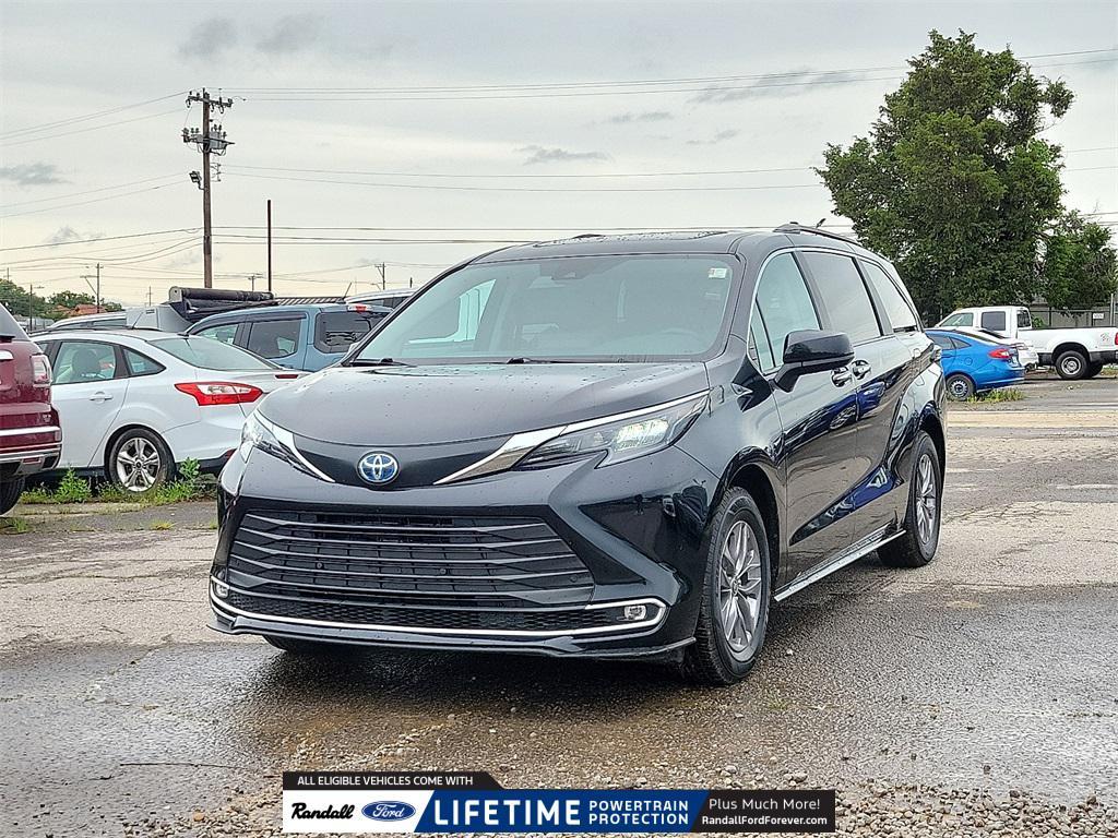used 2024 Toyota Sienna car, priced at $39,407
