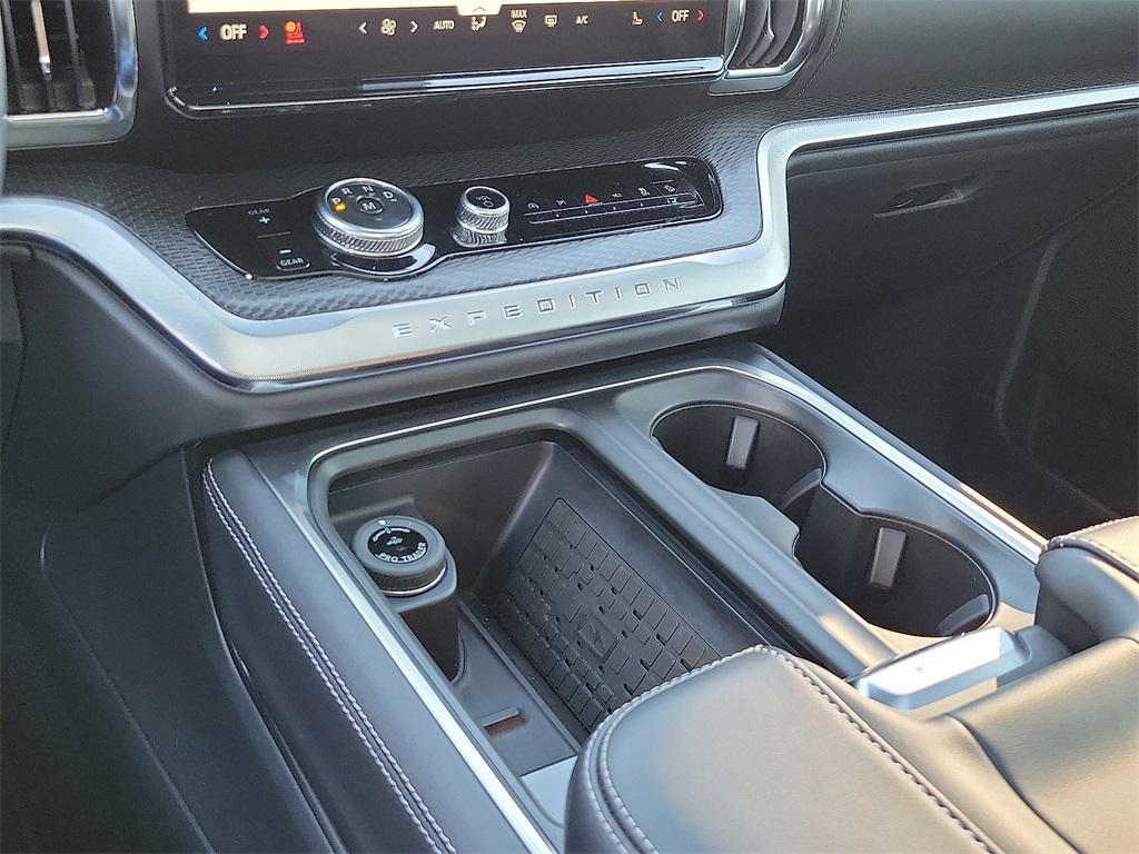 new 2025 Ford Expedition car, priced at $78,498