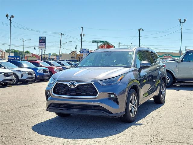 used 2022 Toyota Highlander car, priced at $36,358