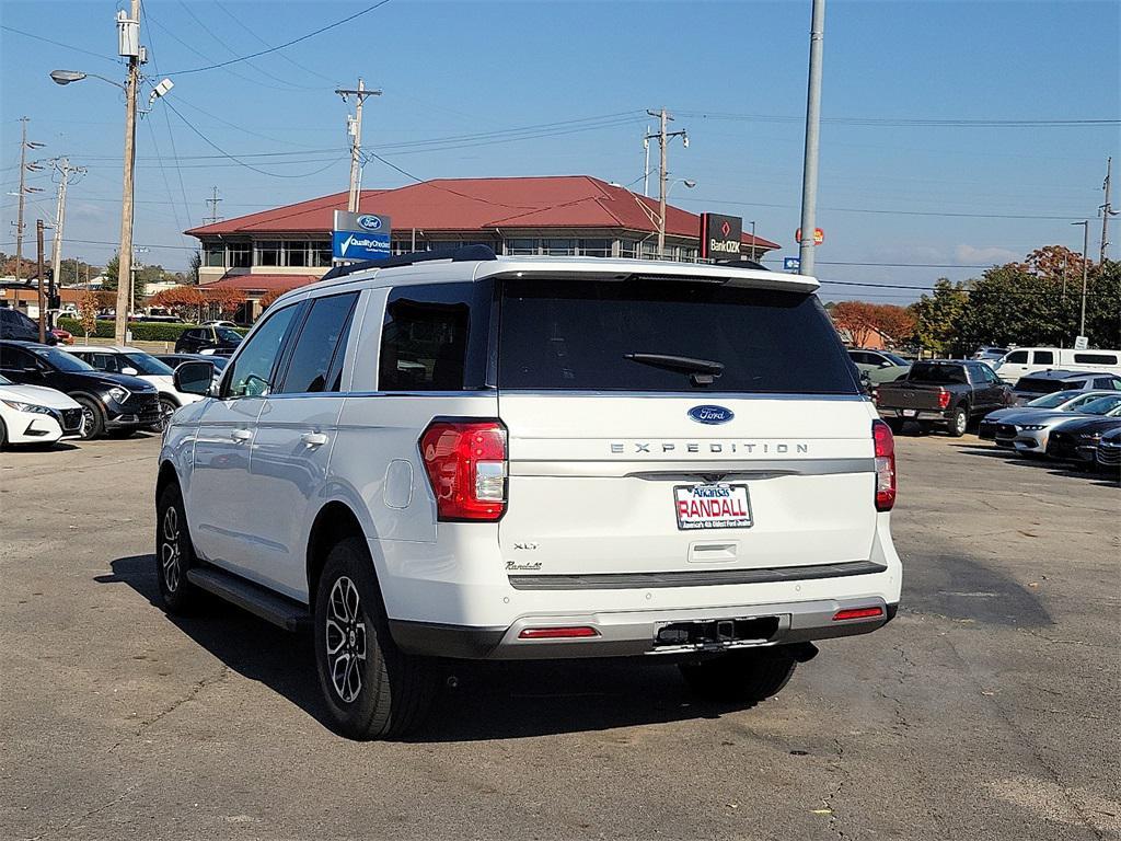 used 2024 Ford Expedition car, priced at $35,668