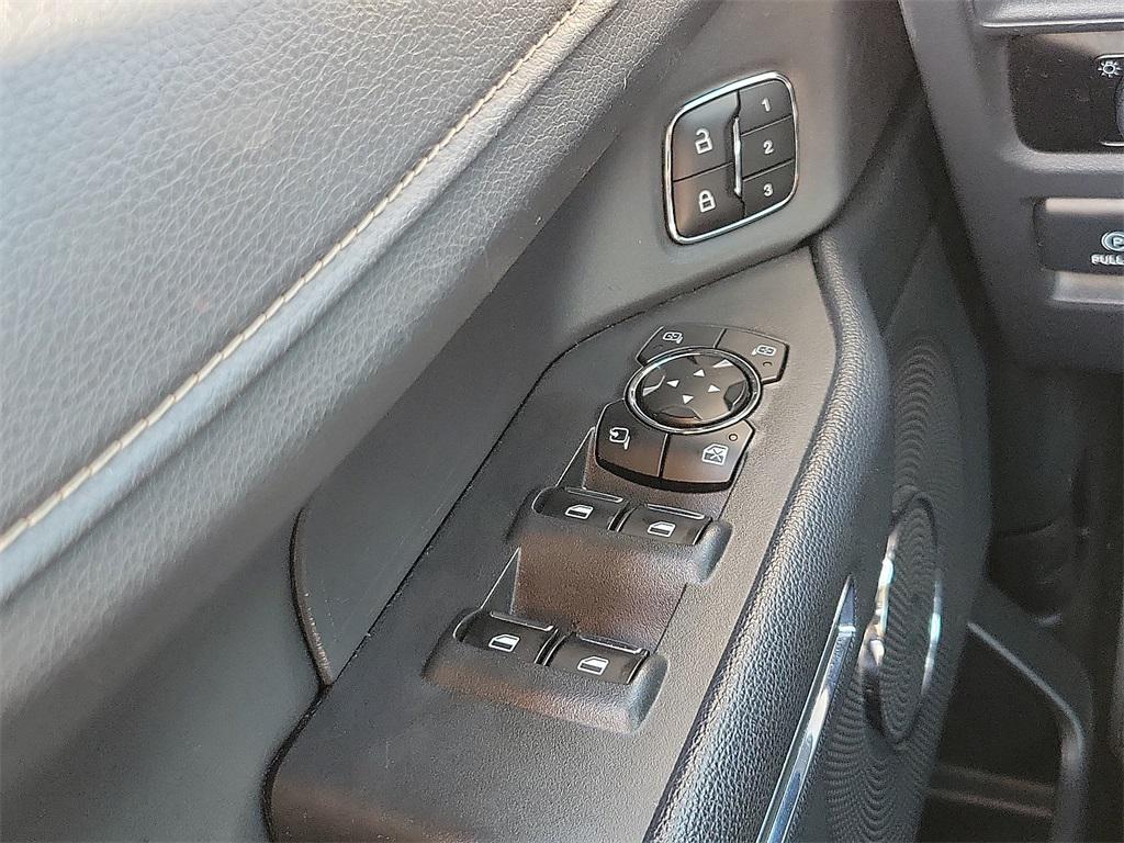 used 2024 Ford Expedition car, priced at $35,668