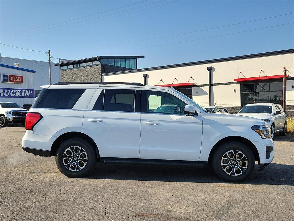 used 2024 Ford Expedition car, priced at $35,668