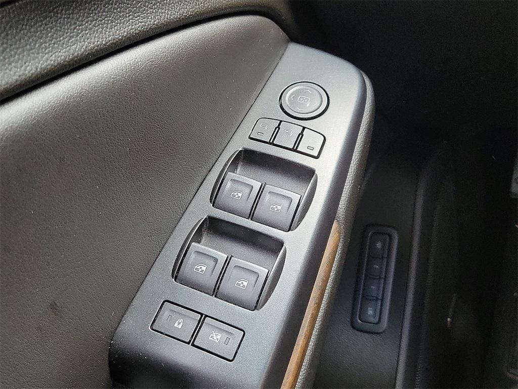 used 2019 GMC Yukon XL car, priced at $34,562