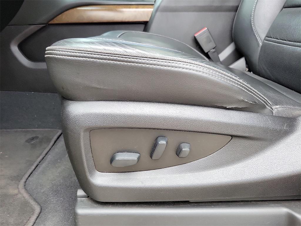 used 2019 GMC Yukon XL car, priced at $34,562