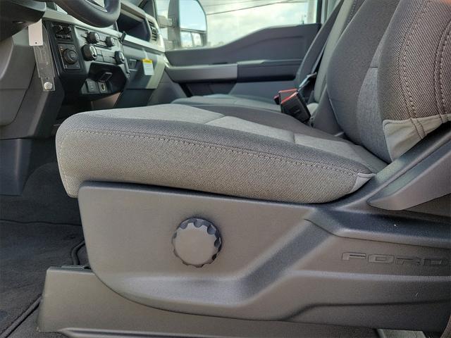 new 2025 Ford F-250 car, priced at $68,530