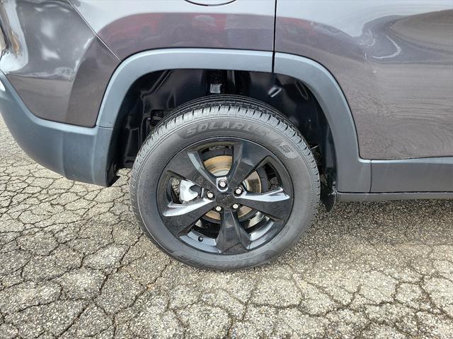 used 2019 Jeep Cherokee car, priced at $14,252