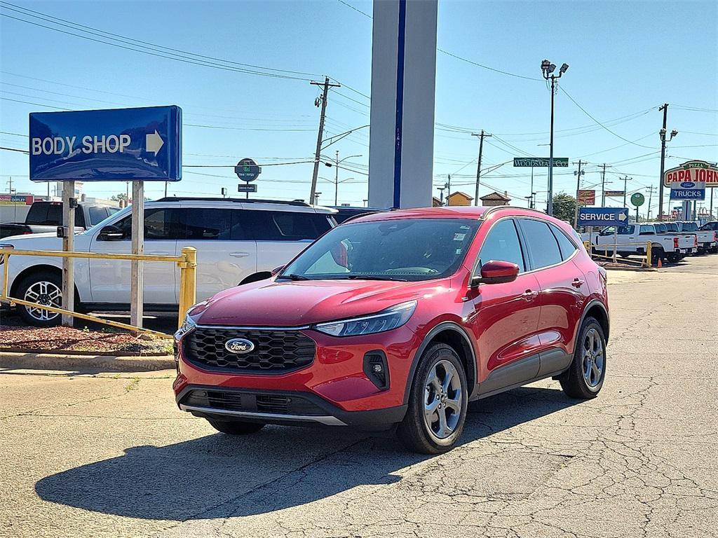 used 2025 Ford Escape car, priced at $29,423